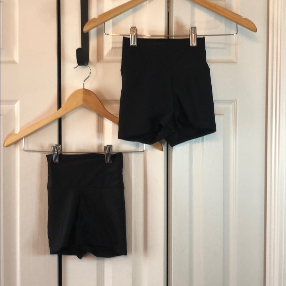 Black spandex high waisted booty shorts (2)